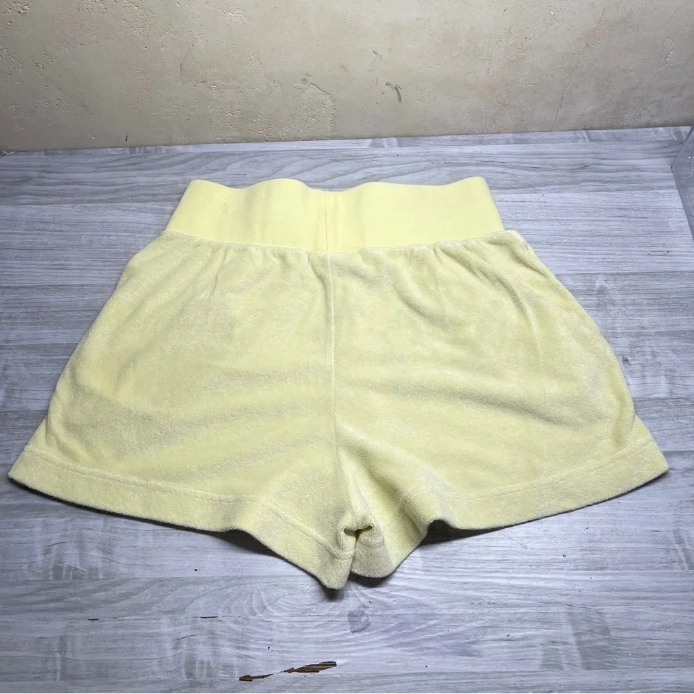Nike Yellow Terry Cloth Retro 2” Inseam High Waist Shorts Women’s Size Small